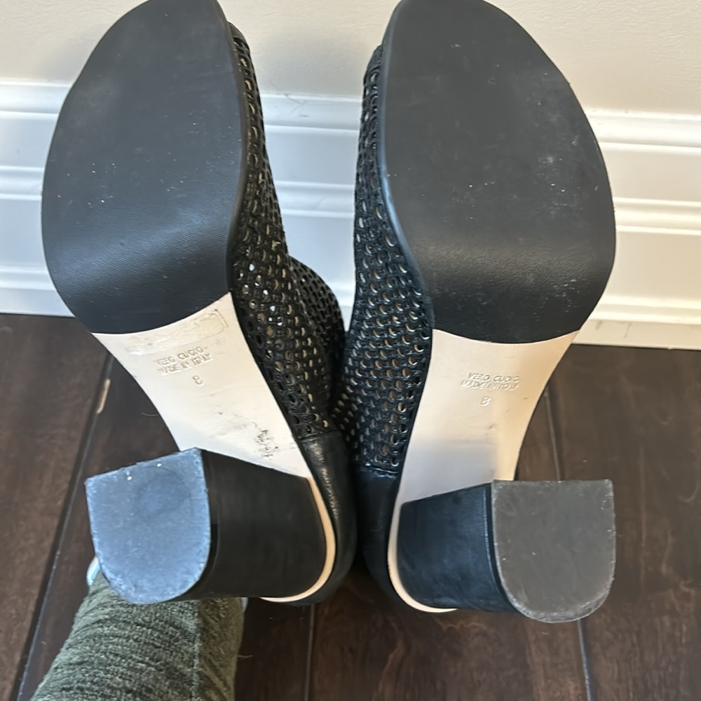Women’s Le Chateau Open Toed Mesh Booties size 8 - Picture 3 of 4